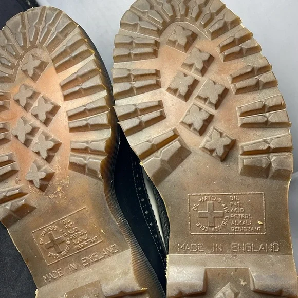 VINTAGE DR. MARTENS Black White Leather Wingtip Oxfords Made in England - Picture 12 of 13